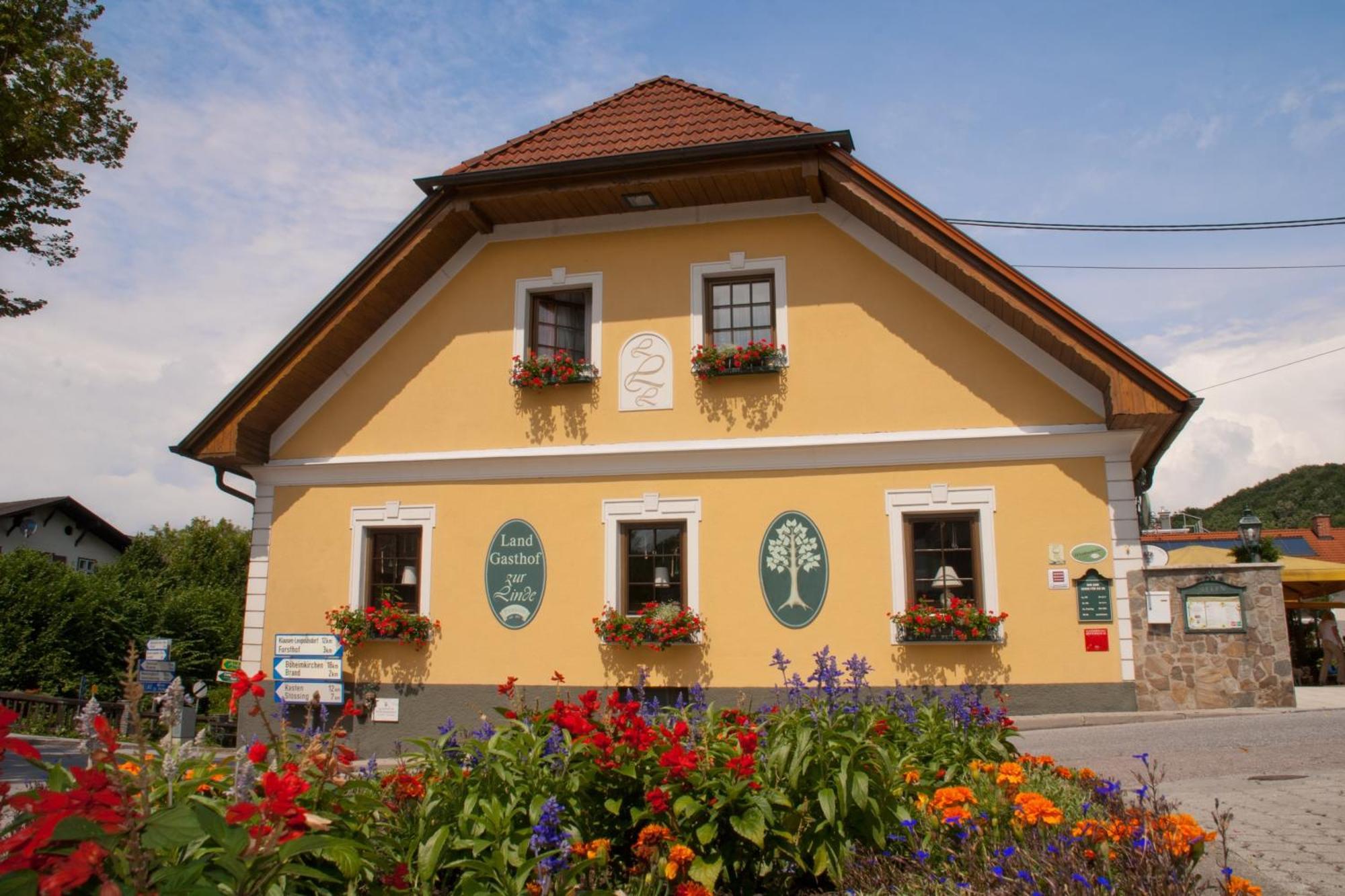 Landgasthof Zur Linde Laaben Exterior photo